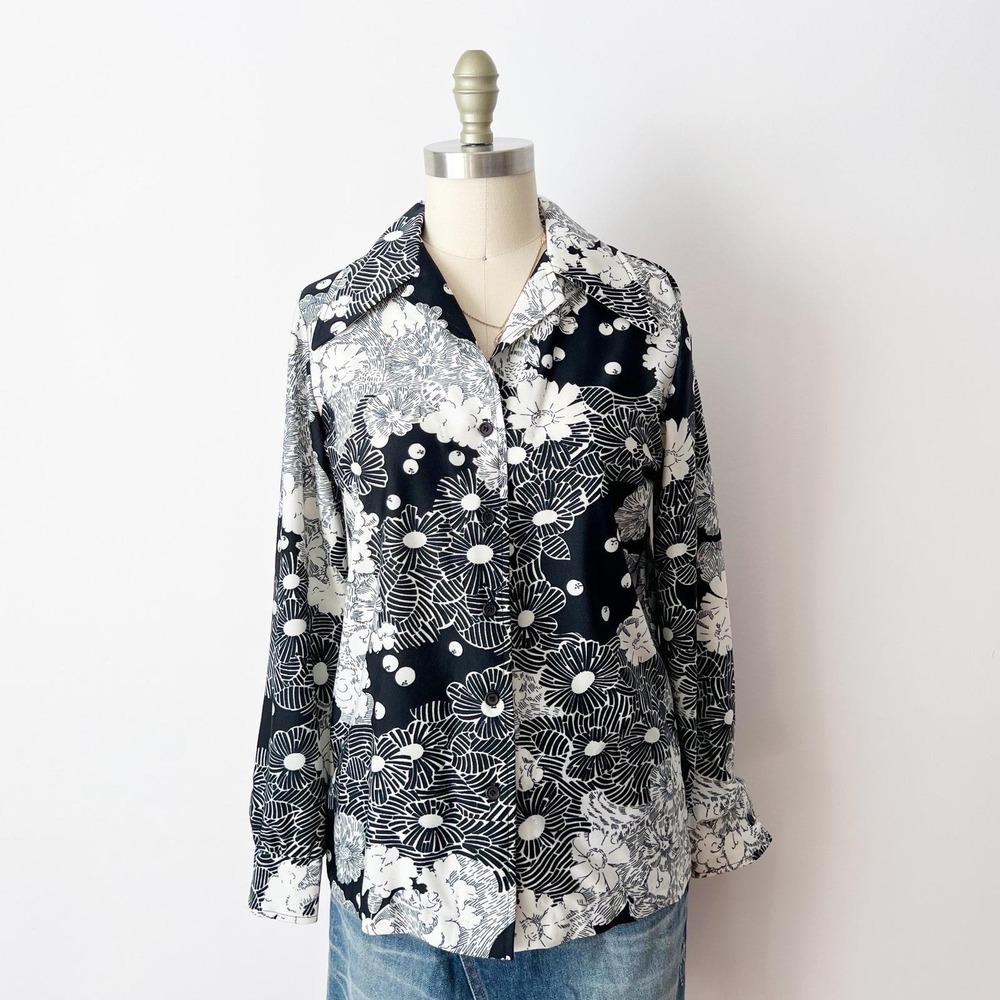 Size M/L Sears Vintage 70s Floral Button Down Shirt Navy Dagger Collar Nylon